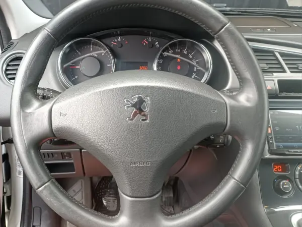 Peugeot 3008 1.6 HDi Premium 12