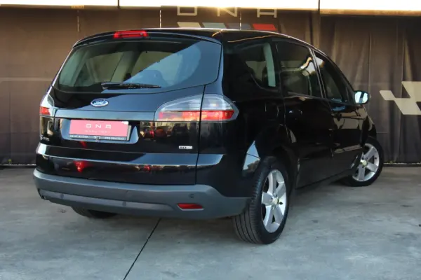 Ford S-Max 2.0 TDCi Titanium 7L 4