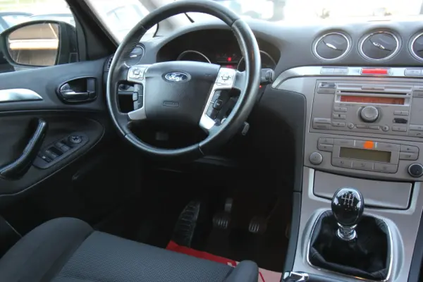 Ford S-Max 2.0 TDCi Titanium 7L 6