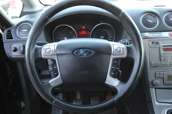 Ford S-Max 2.0 TDCi Titanium 7L 22