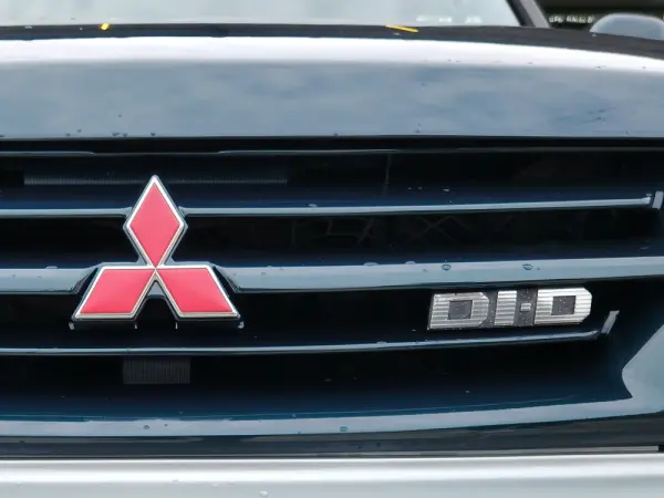 Mitsubishi Pajero 3.2 DI-D GLS ABS+CA+TA 33