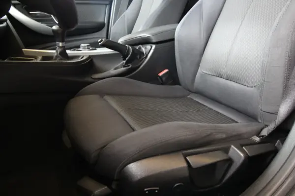 BMW 318 d Touring Pack M 9