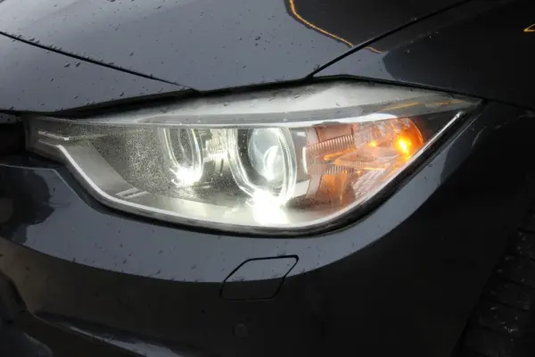 BMW 318 d Touring Pack M 20