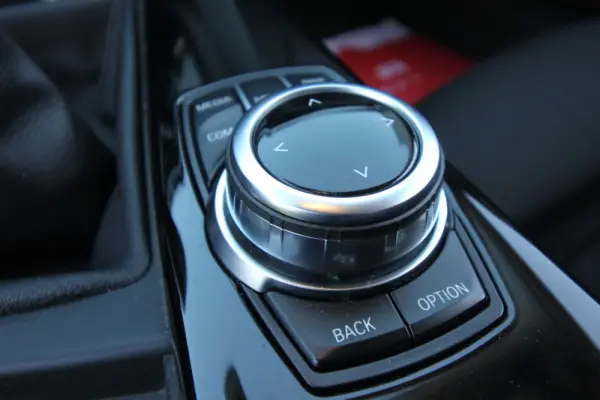 BMW 320 d Touring EfficientDynamics Line Sports 9