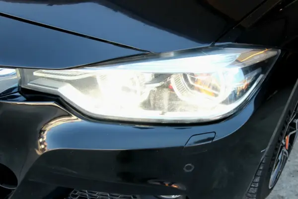 BMW 320 d Touring EfficientDynamics Line Sports 17