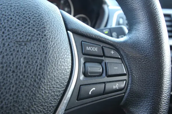 BMW 320 d Touring EfficientDynamics Line Sports 21