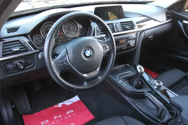 BMW 320 d Touring EfficientDynamics Line Sports 25