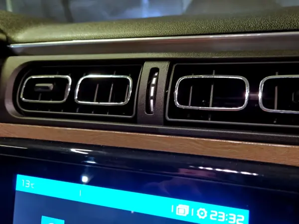 Citroën C3 1.2 PureTech Shine 17