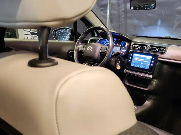 Citroën C3 1.2 PureTech Shine 23