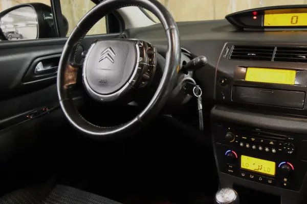 Citroën C4 1.6 HDi by Loeb 6