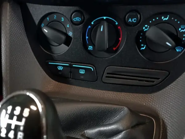 Ford Transit Connect 1.5 TDCi 200 L1 Ambiente 13