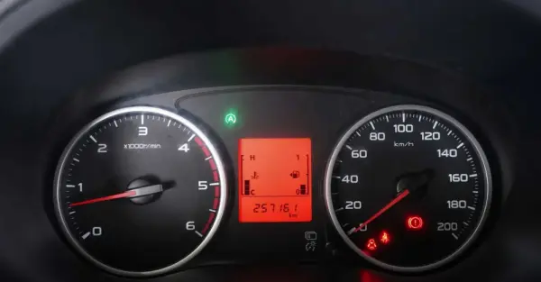 Mitsubishi L200 2.4 DI-D CD Space Cab 3L Instyle Sportbox 4WD 16