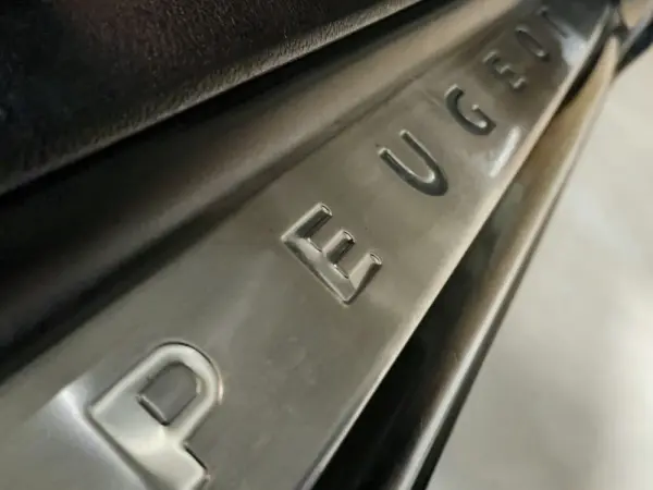 Peugeot 407 2.0 HDi 13