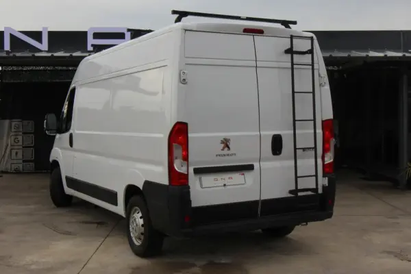 Peugeot Boxer 2.0 BlueHDi 330 L2H1 Pro 3