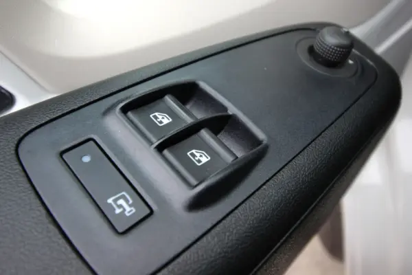 Peugeot Boxer 2.0 BlueHDi 330 L2H1 Pro 19