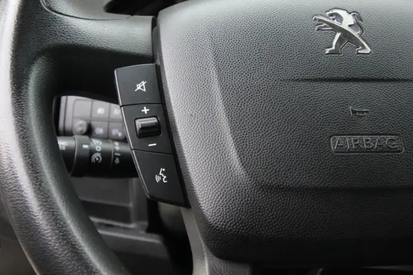 Peugeot Boxer 2.0 BlueHDi 330 L2H1 Pro 21