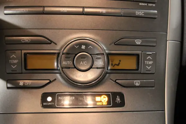 Toyota Auris 1.4 D-4D AC 16