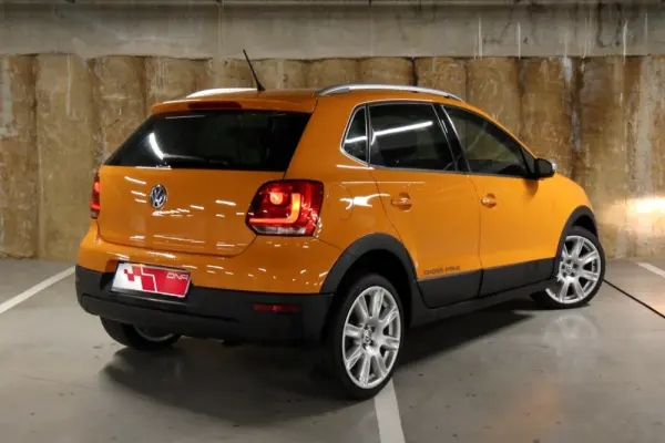 Volkswagen Polo 1.2 Cross 4