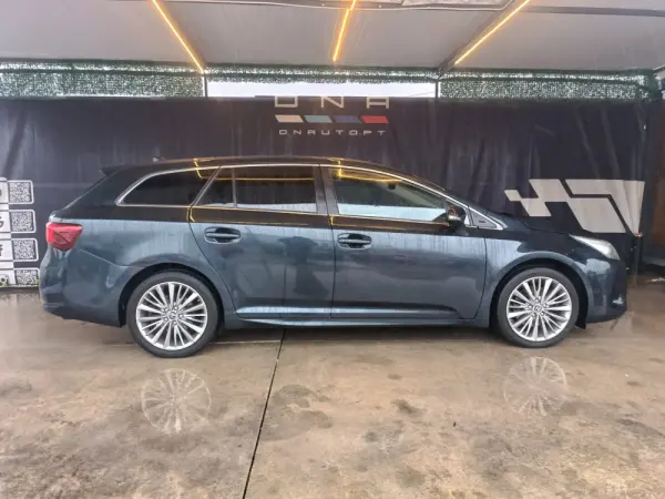 Toyota Avensis Touring Sports 2.0 D-4D Exclusive+GPS 3
