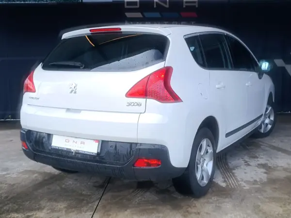 Peugeot 3008 1.6 HDi Premium 4