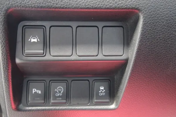 Nissan Qashqai 1.6 dCi Tekna Premium 17 Pele 18