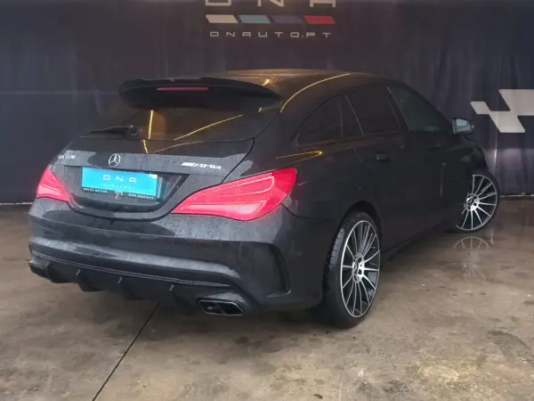 Mercedes-Benz CLA 220 d Shooting Brake AMG Line Aut. 4