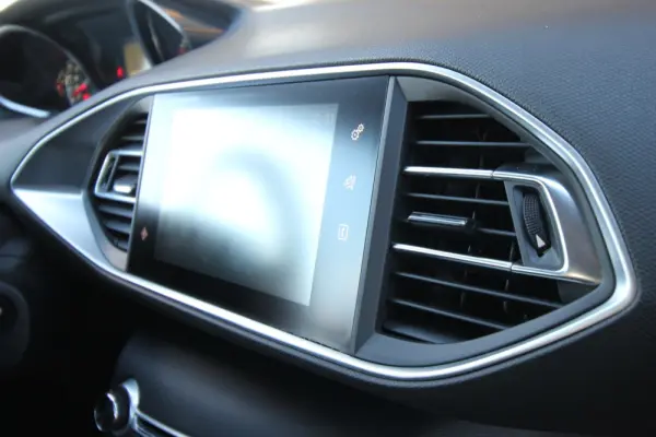 Peugeot 308 SW 1.6 BlueHDi Allure 19