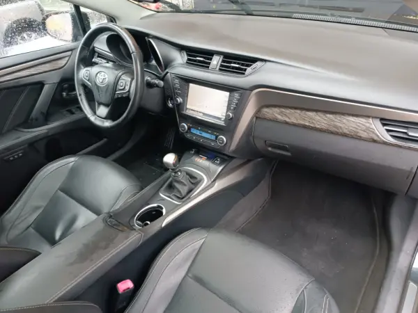 Toyota Avensis Touring Sports 2.0 D-4D Exclusive+GPS 8