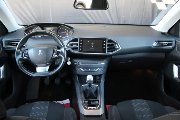 Peugeot 308 SW 1.6 BlueHDi Allure 6