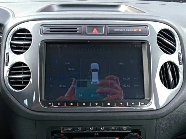 Volkswagen Tiguan 2.0 TDi Sport BlueMotion 10