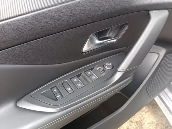 Peugeot 308 1.2 PureTech GT Pack EAT8 16