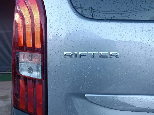 Peugeot Rifter 1.2 PureTech Allure 17