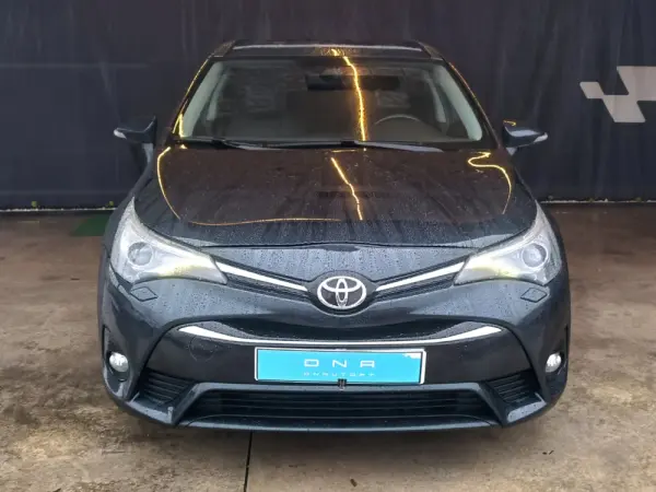 Toyota Avensis Touring Sports 2.0 D-4D Exclusive+GPS 2