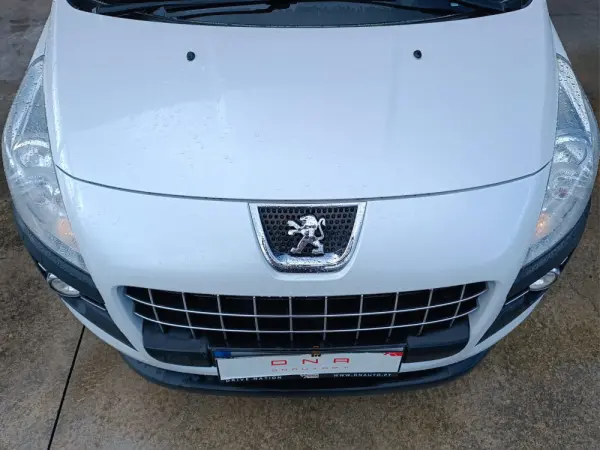 Peugeot 3008 1.6 HDi Premium 18