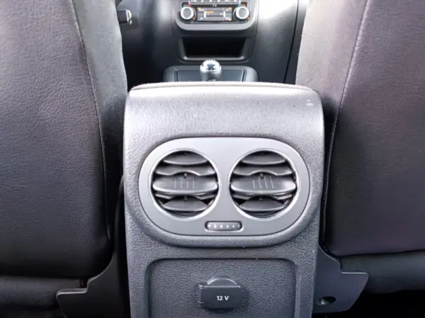 Volkswagen Tiguan 2.0 TDi Sport BlueMotion 16