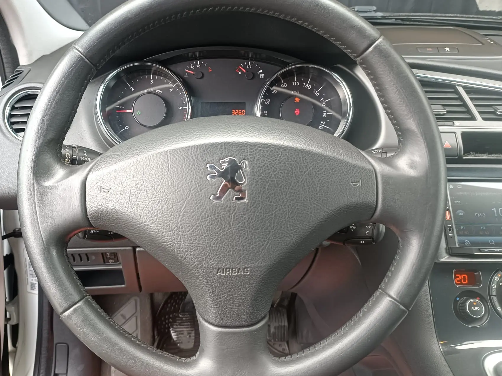 Peugeot 3008 1.6 HDi Premium 12