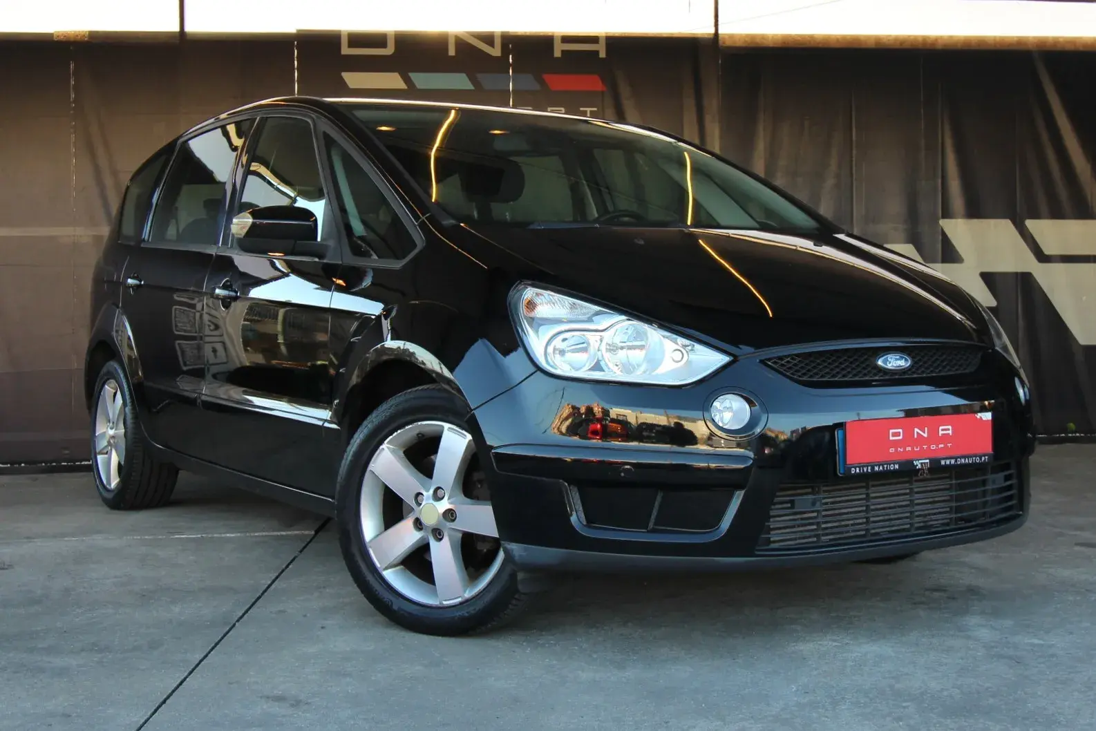 Ford S-Max 2.0 TDCi Titanium 7L 1