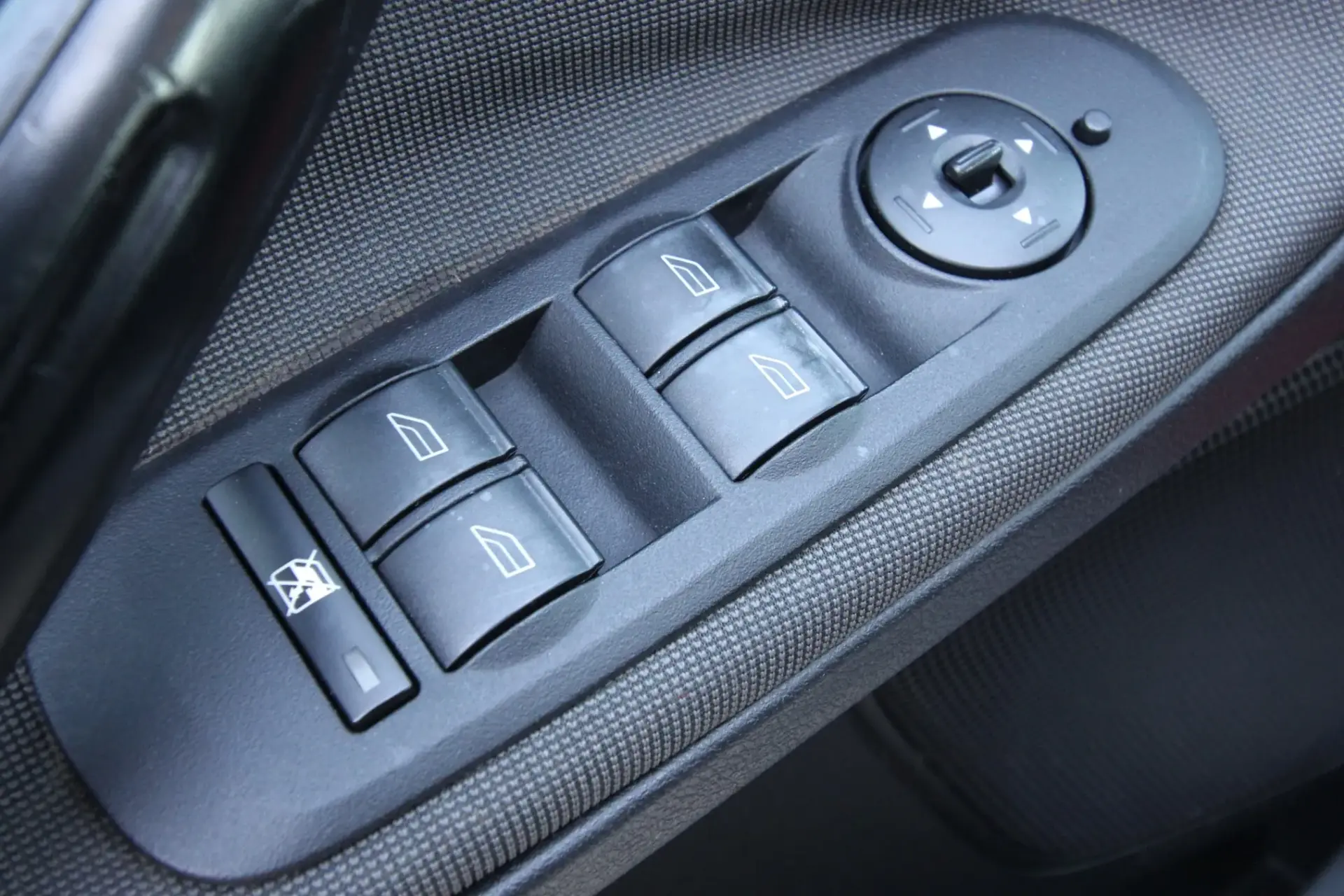 Ford S-Max 2.0 TDCi Titanium 7L 28