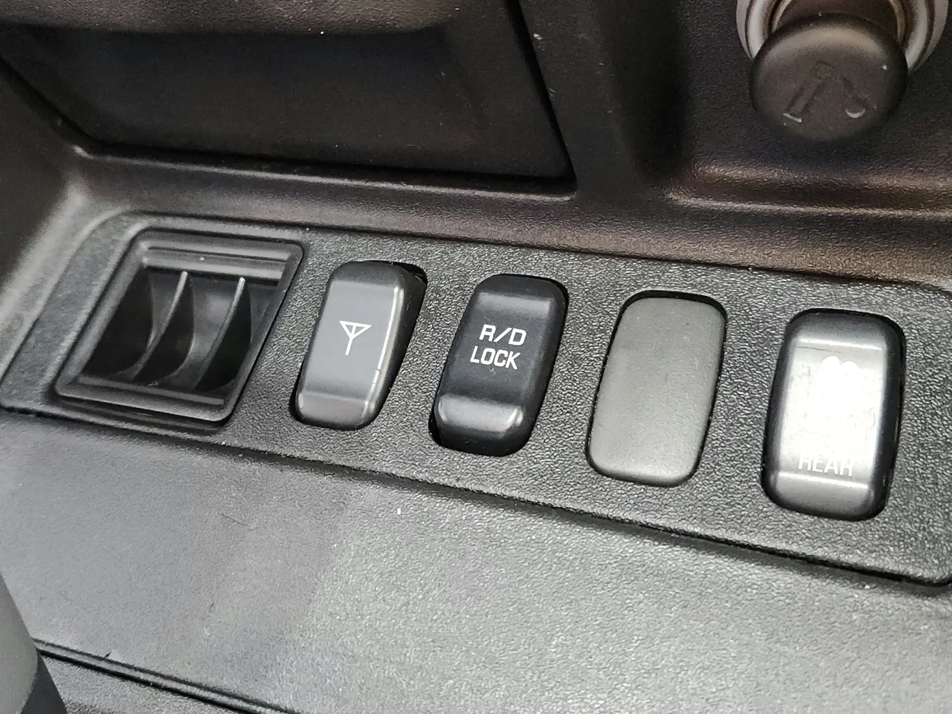 Mitsubishi Pajero 3.2 DI-D GLS ABS+CA+TA 12