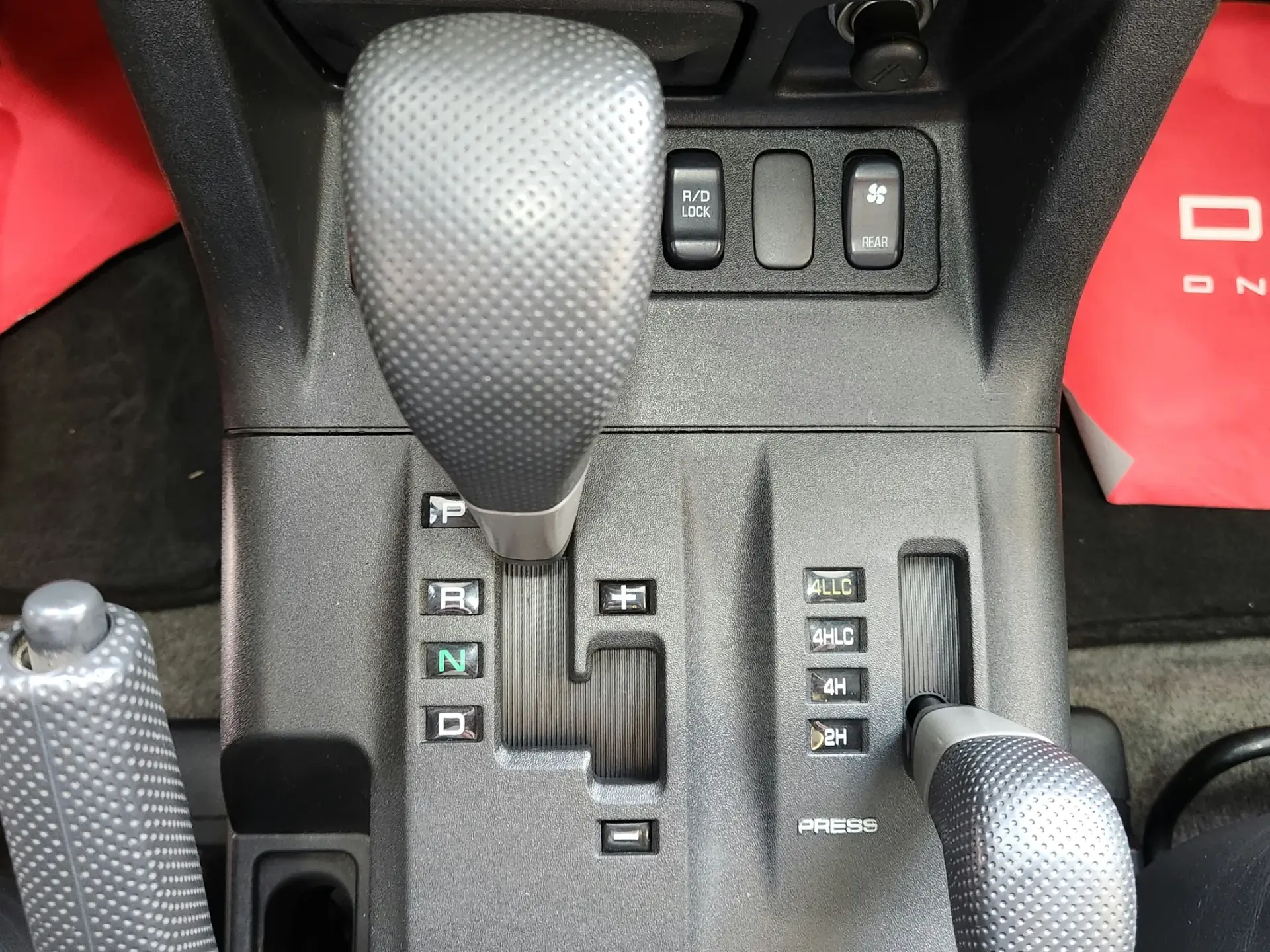 Mitsubishi Pajero 3.2 DI-D GLS ABS+CA+TA 24