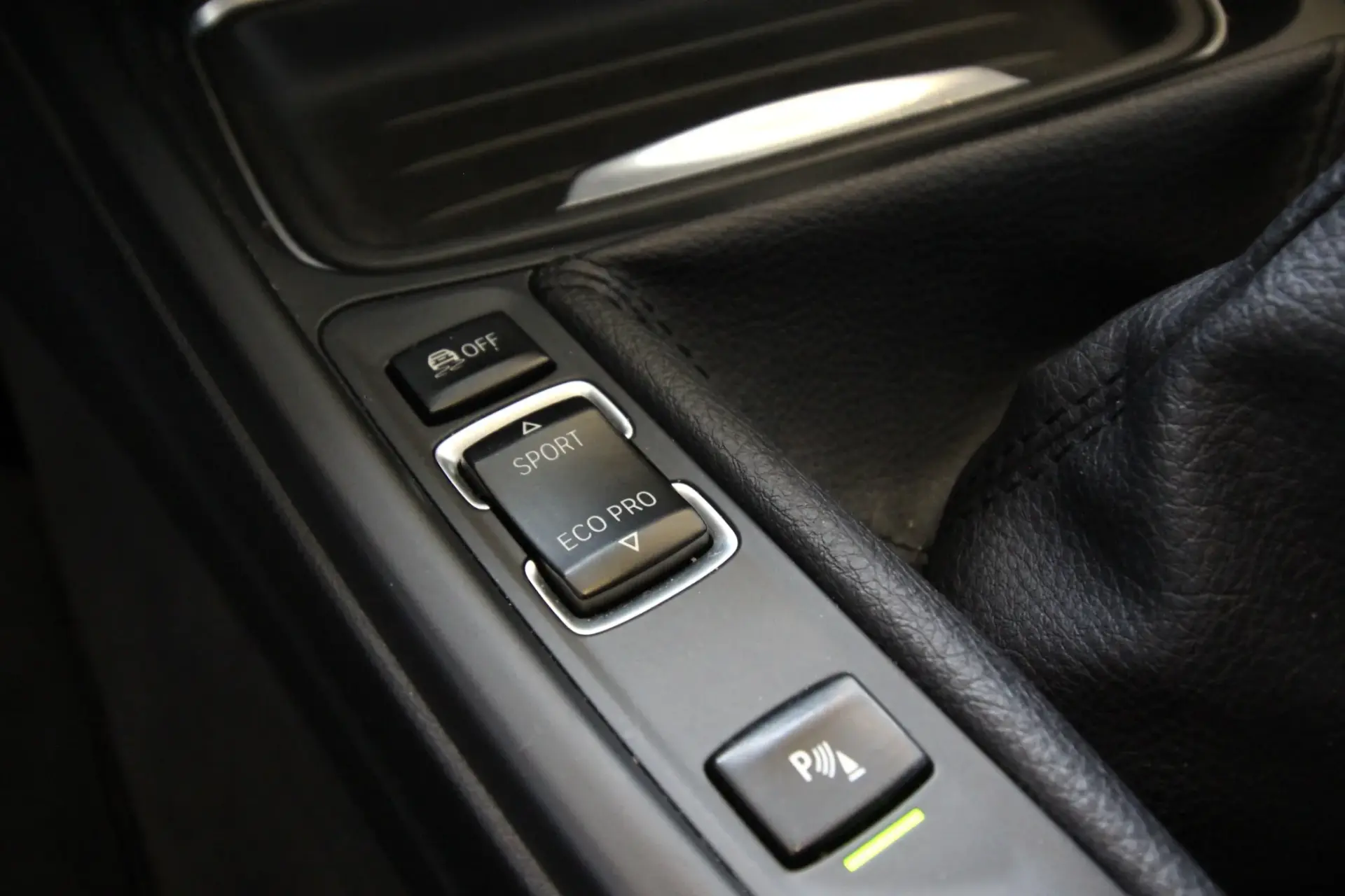 BMW 318 d Touring Pack M 10