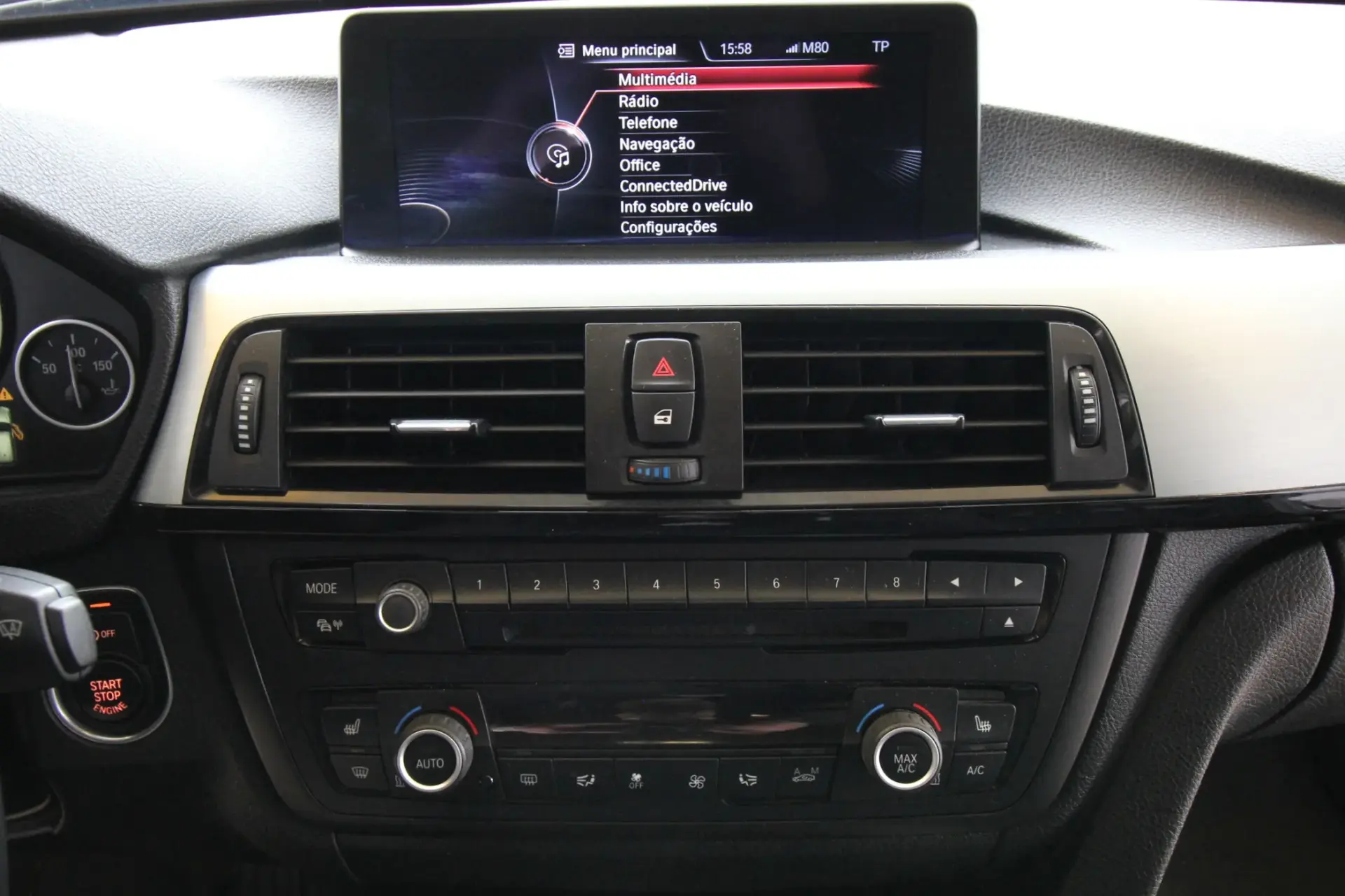 BMW 318 d Touring Pack M 11