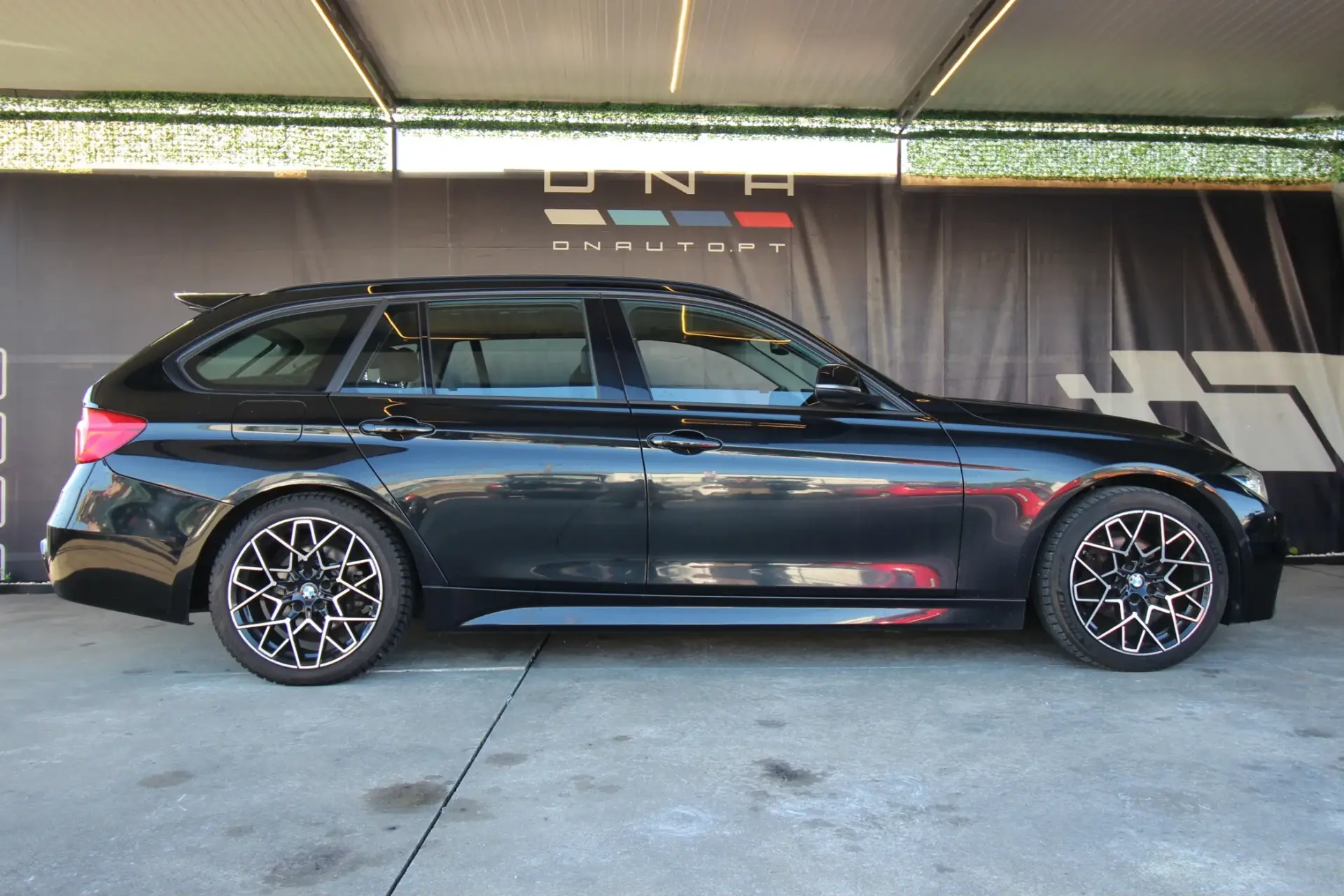 BMW 320 d Touring EfficientDynamics Line Sports 3