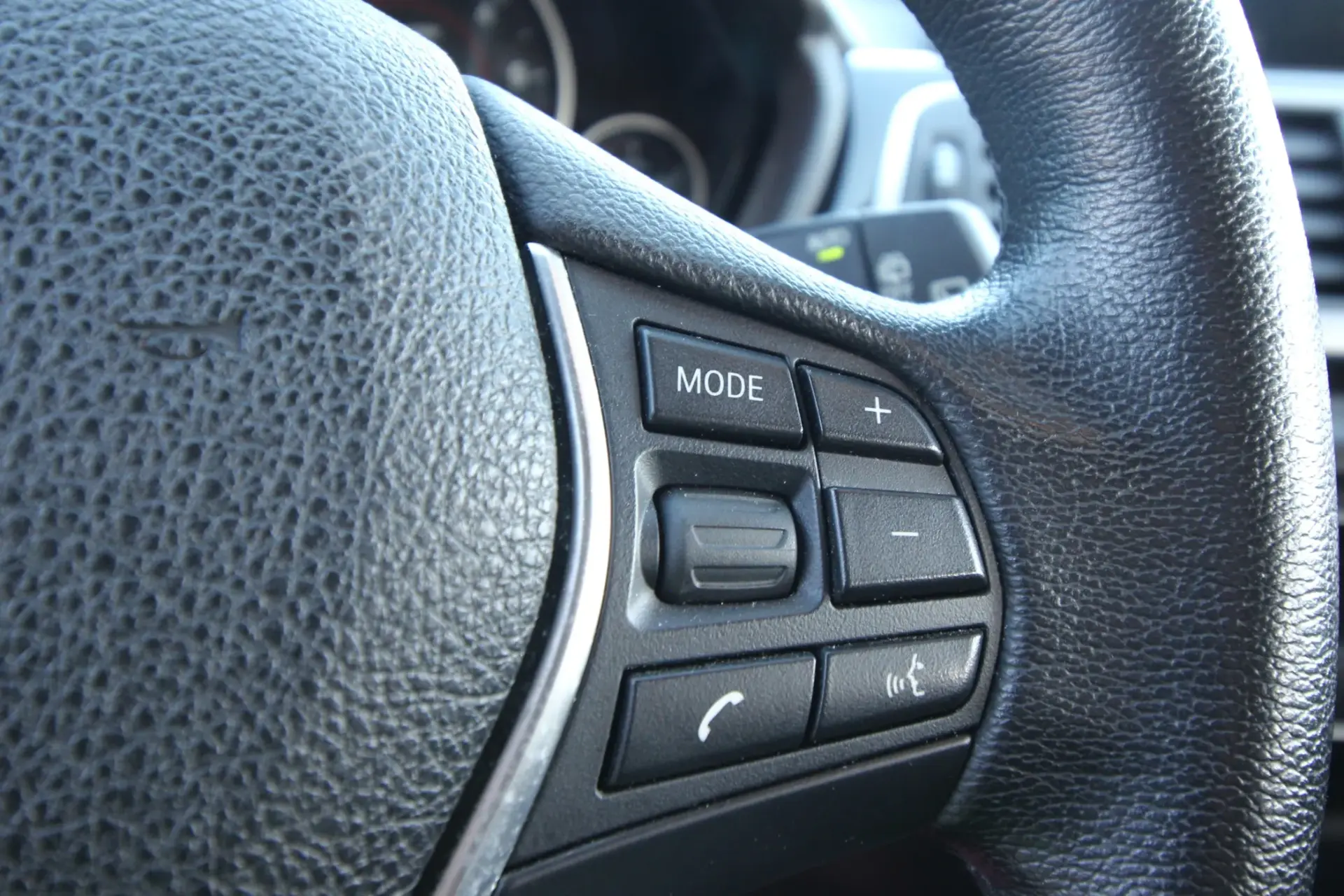 BMW 320 d Touring EfficientDynamics Line Sports 21