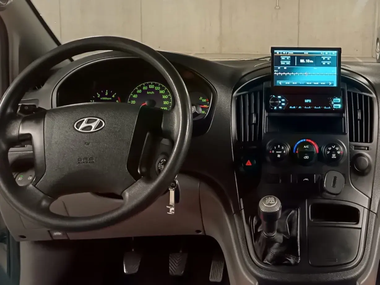 Hyundai H-1 2.5 CRDi 6