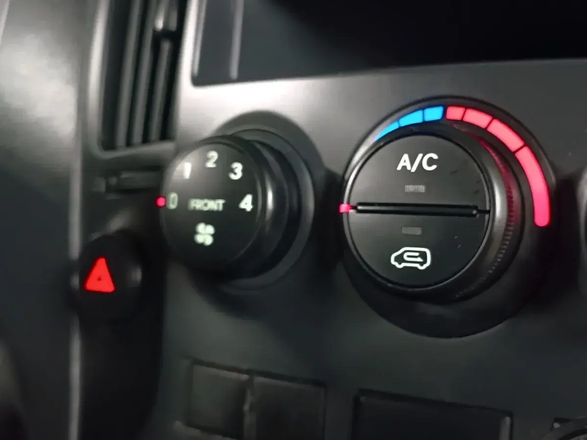 Hyundai H-1 2.5 CRDi 12