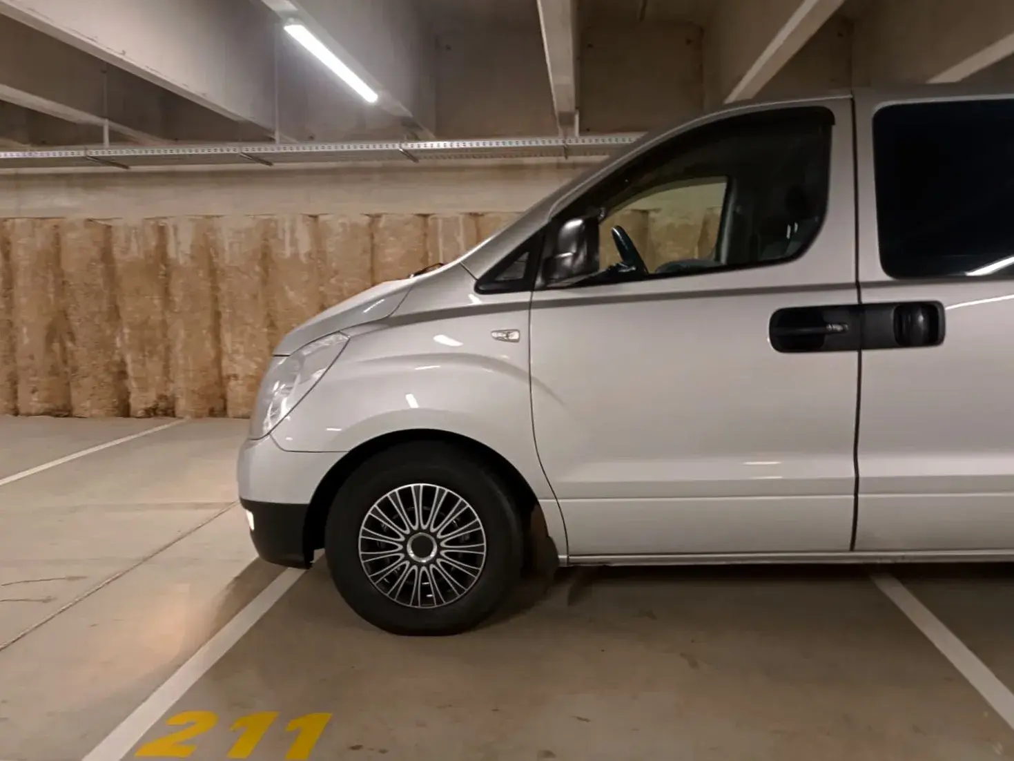 Hyundai H-1 2.5 CRDi 13