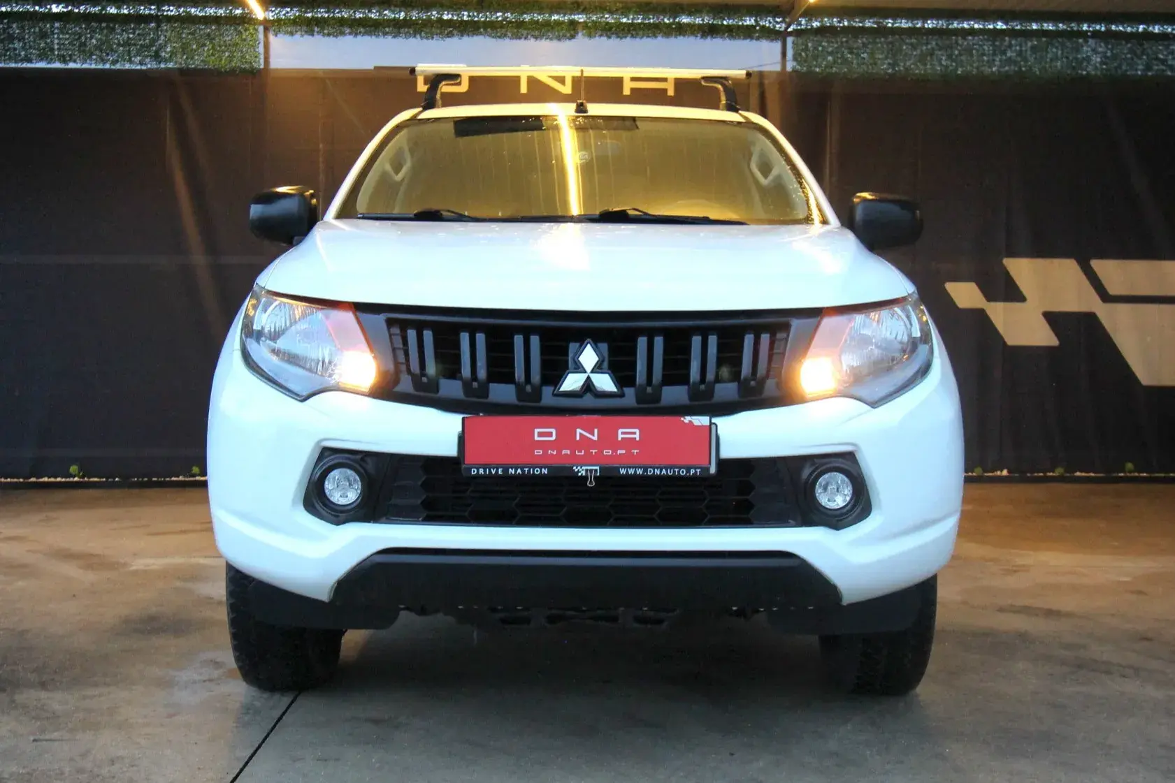 Mitsubishi L200 2.4 DI-D CD Space Cab 3L Instyle Sportbox 4WD 2