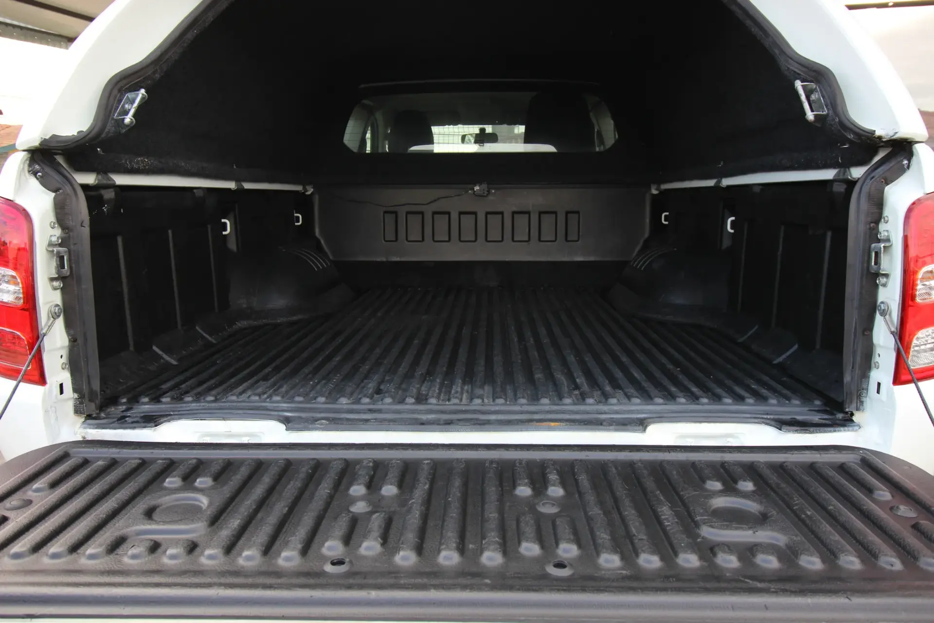 Mitsubishi L200 2.4 DI-D CD Space Cab 3L Instyle Sportbox 4WD 6