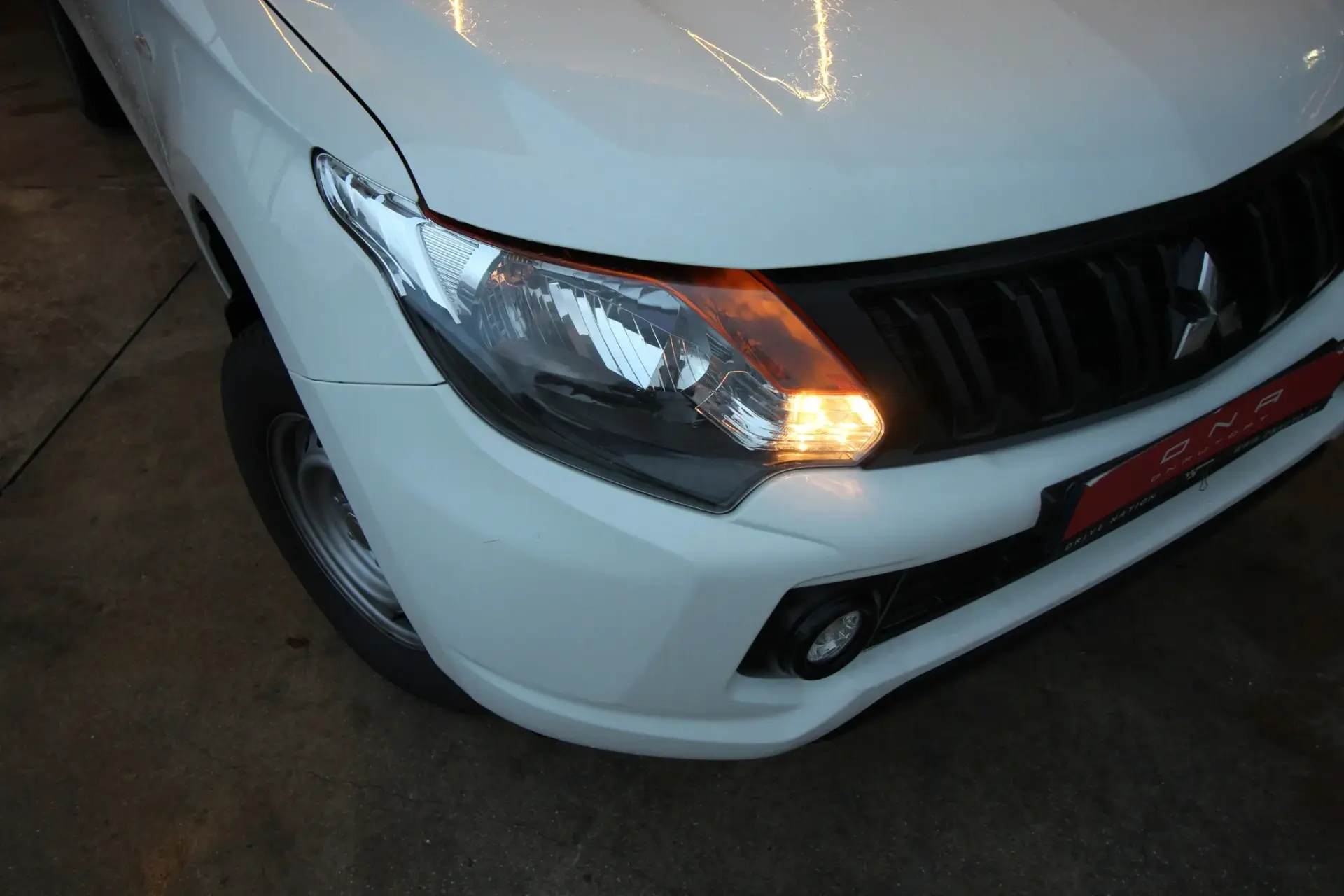 Mitsubishi L200 2.4 DI-D CD Space Cab 3L Instyle Sportbox 4WD 12